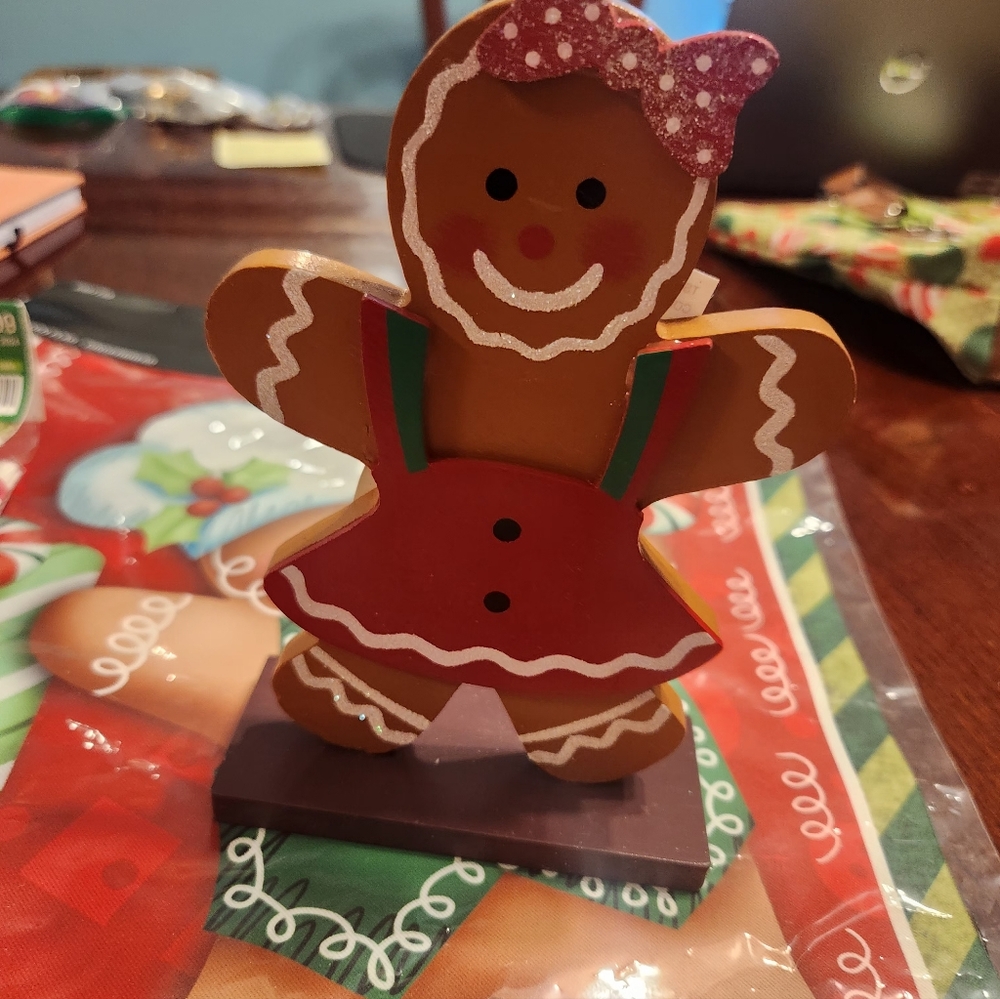 Gingerbread Decor Set - Picture 8 of 11